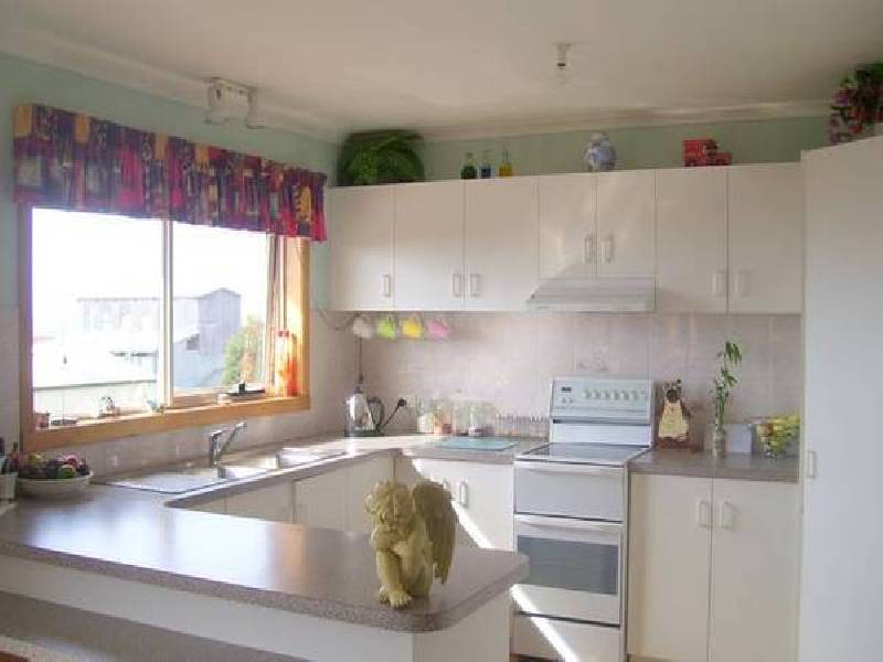 13 Hampson Street, Penguin TAS 7316