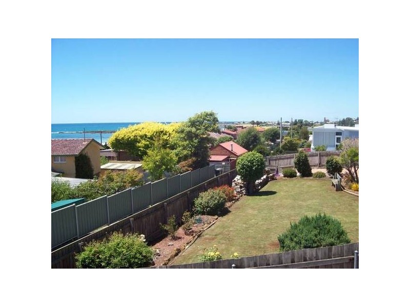6 Leonard Court, Ocean Vista TAS 7320