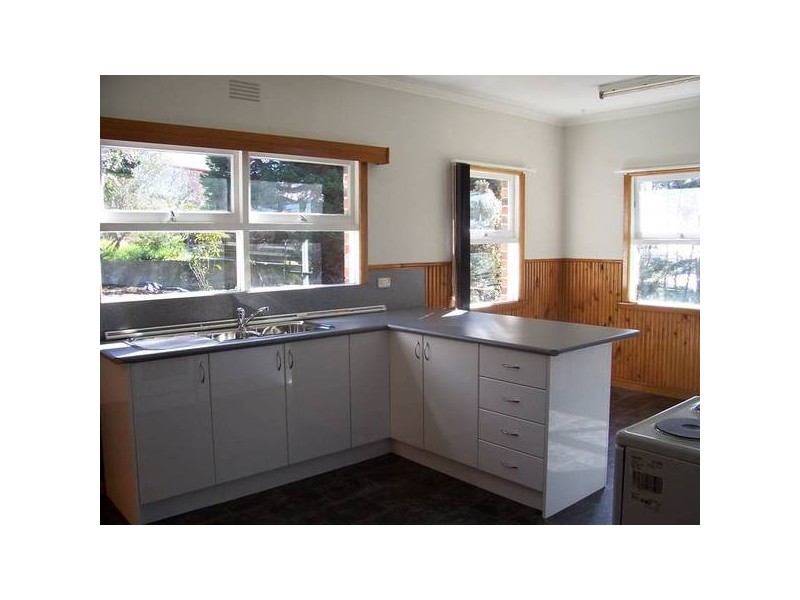 31 Athol Street, Somerset TAS 7322