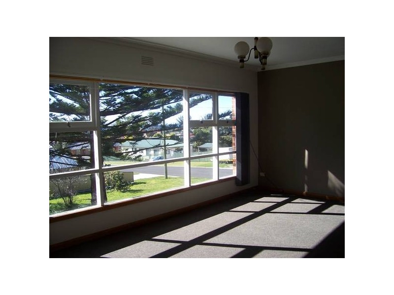 31 Athol Street, Somerset TAS 7322