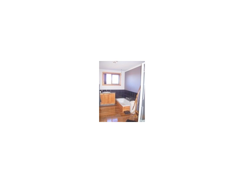 16 Ramsden Street, Somerset TAS 7322