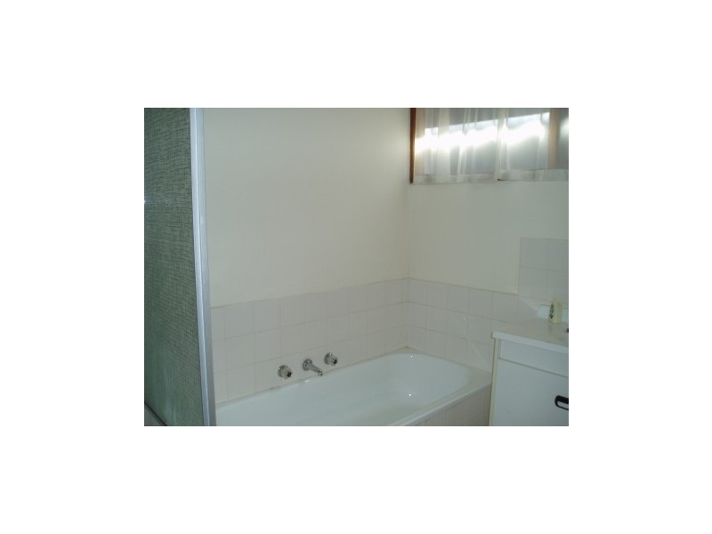 Leon Avenue, Rosebud VIC 3939