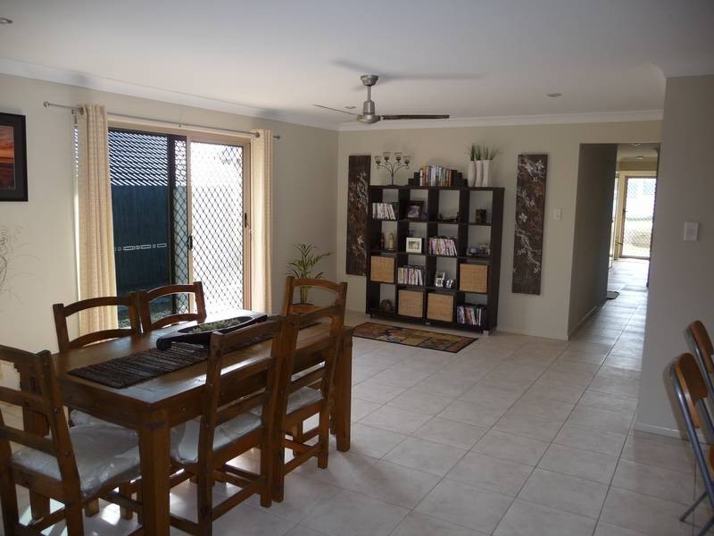 4 Abbey Cr, Springfield QLD 4300