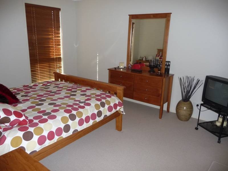 4 Abbey Cr, Springfield QLD 4300