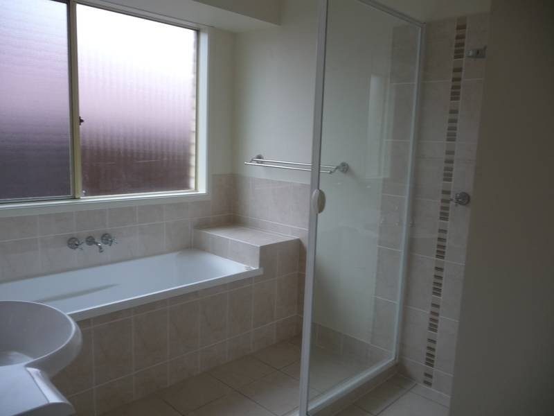 11 Foreman Crt, Collingwood Park QLD 4301