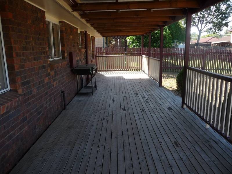 16 Milgate St, Collingwood Park QLD 4301