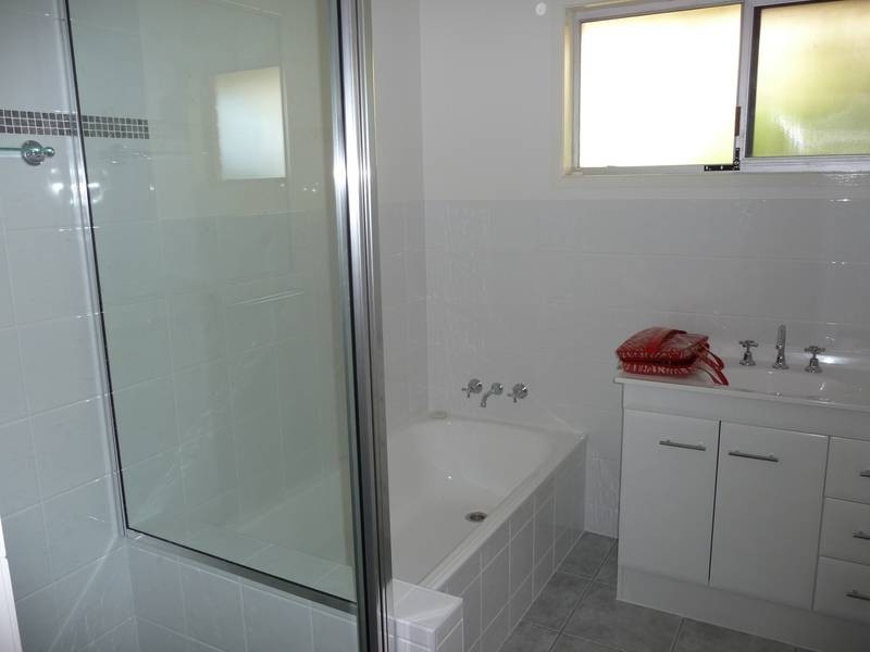 2 Irving Court, Collingwood Park QLD 4301