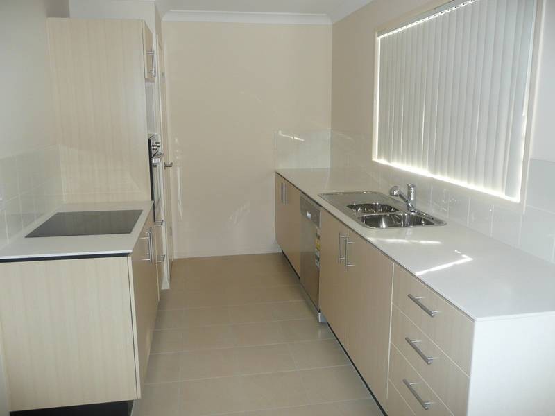 1/49 Cheihk Crescent, Collingwood Park QLD 4301