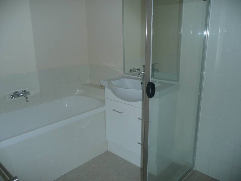 1/49 Cheihk Crescent, Collingwood Park QLD 4301