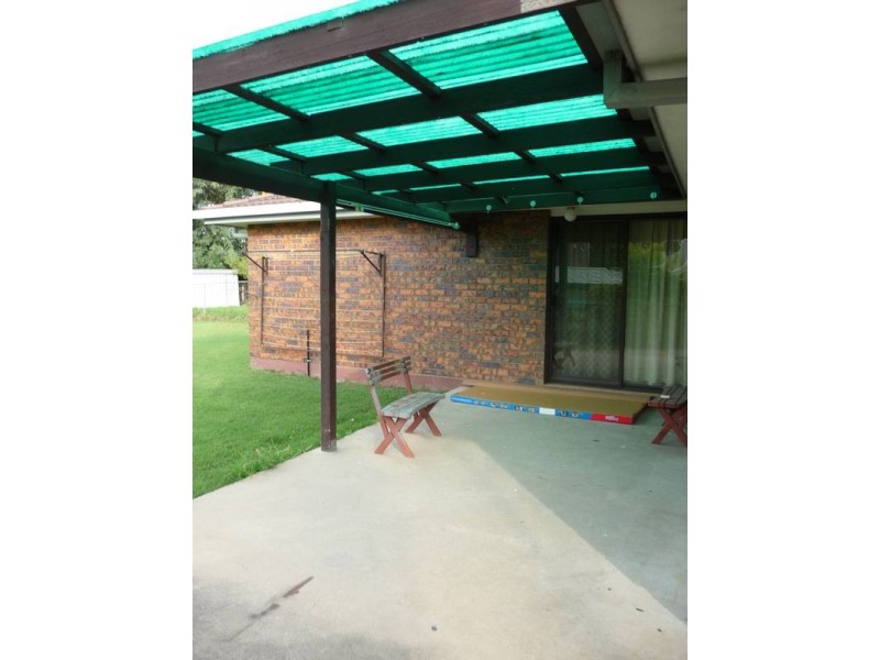 8 Old Logan Road, Gailes QLD 4300