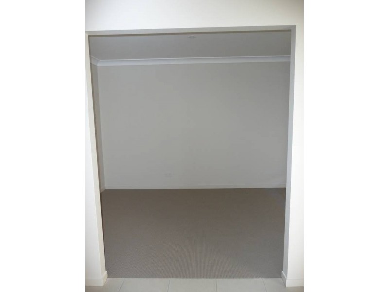 70 Harold Reinhardt Drive, Redbank Plains QLD 4301