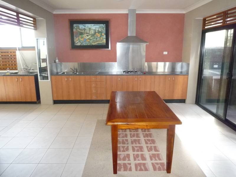 14 aSH aVENUE, Springfield Lakes QLD 4300