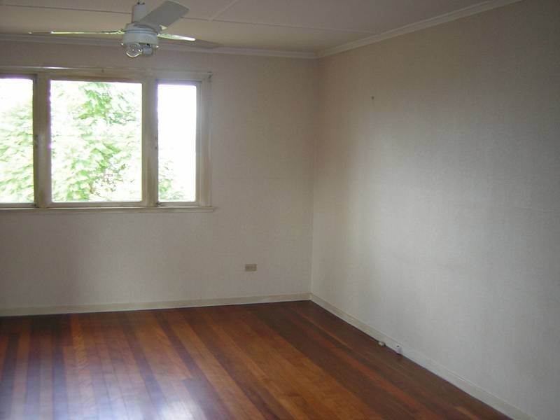 17 Law Street, Redbank QLD 4301
