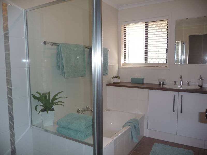 9 Eustace Court, Collingwood Park QLD 4301