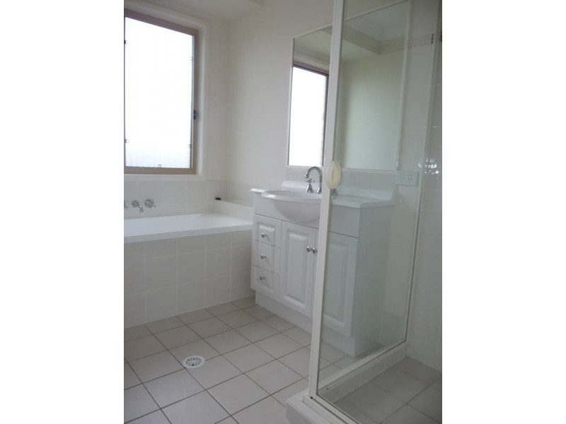 2 Acacia Close, Raceview QLD 4305