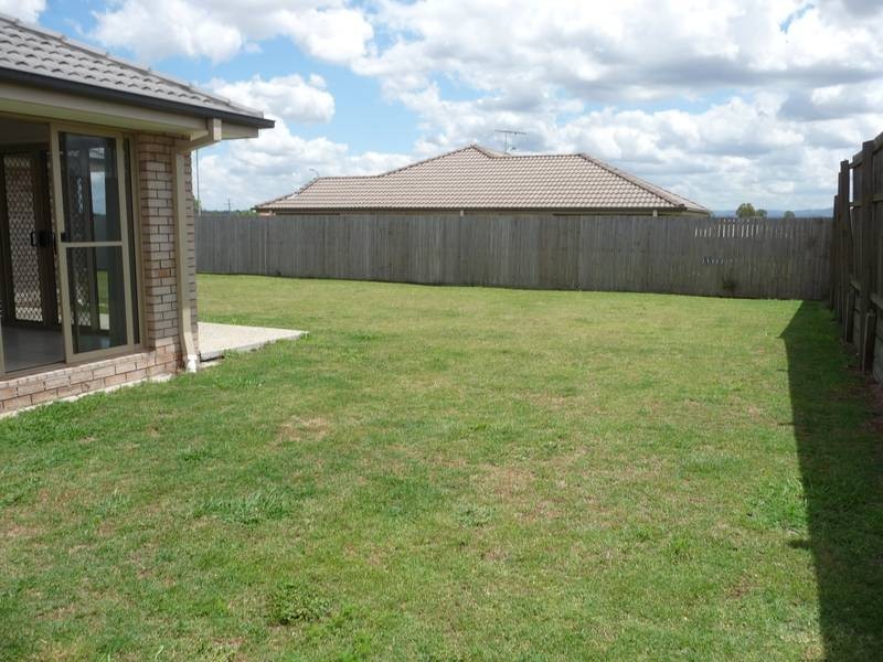 2 Acacia Close, Raceview QLD 4305