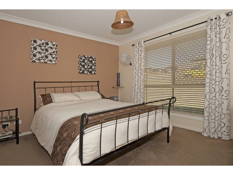 16 Cheihk Crescent, Collingwood Park QLD 4301