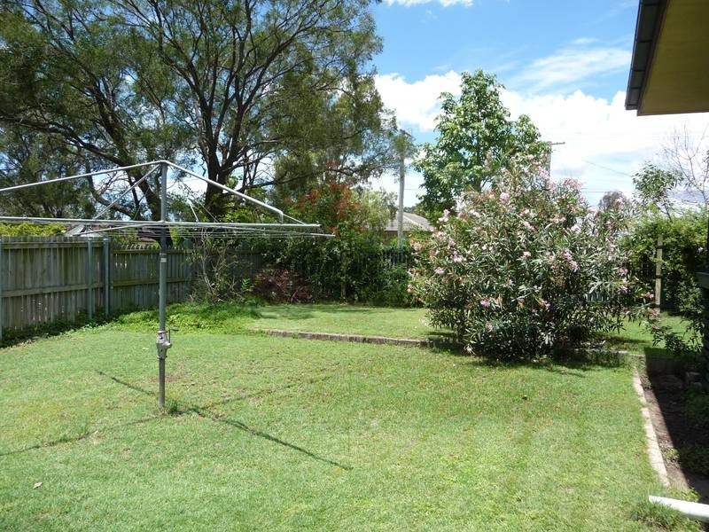 1 Sean Street, Riverview QLD 4303