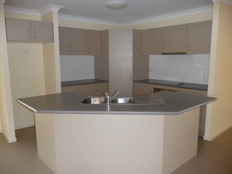 8 Kitching Court, Collingwood Park QLD 4301