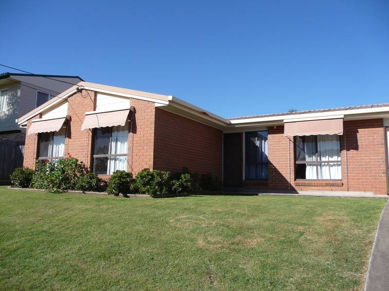 7 Knowles Close, Redbank Plains QLD 4301