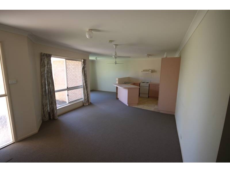 2/212 Eagle St, Collingwood Park QLD 4301