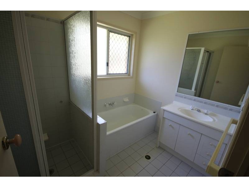 2/212 Eagle St, Collingwood Park QLD 4301