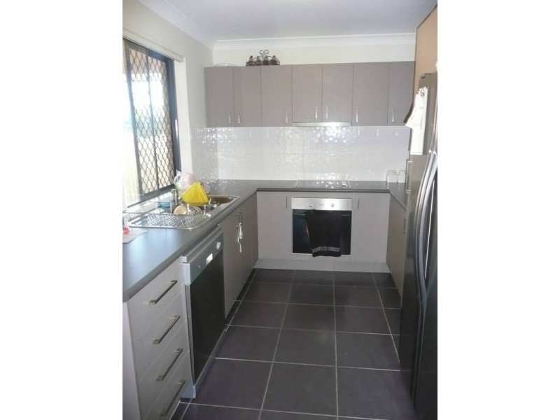 9 Beazley, Collingwood Park QLD 4301