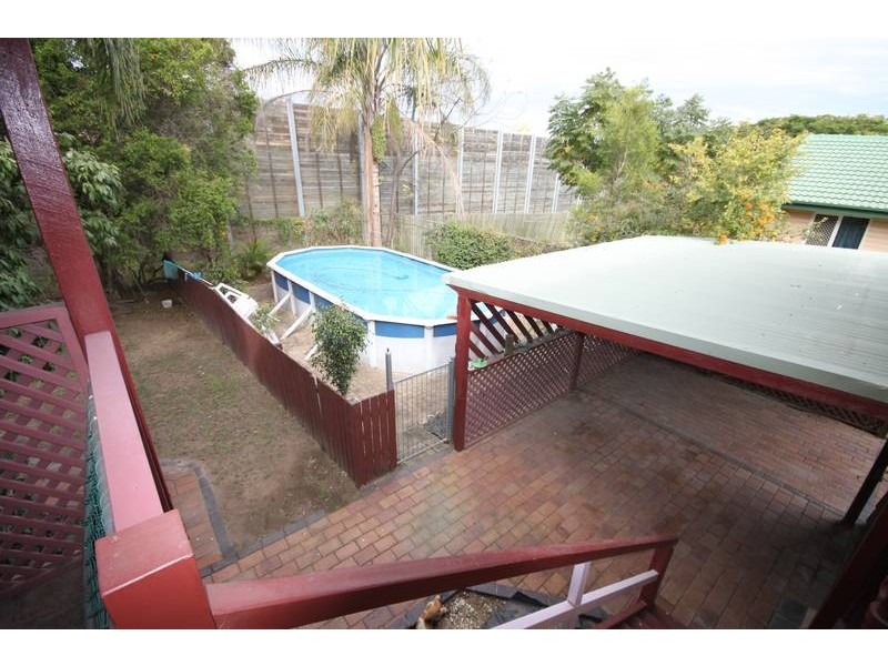 9 Enfield St, Redbank QLD 4301