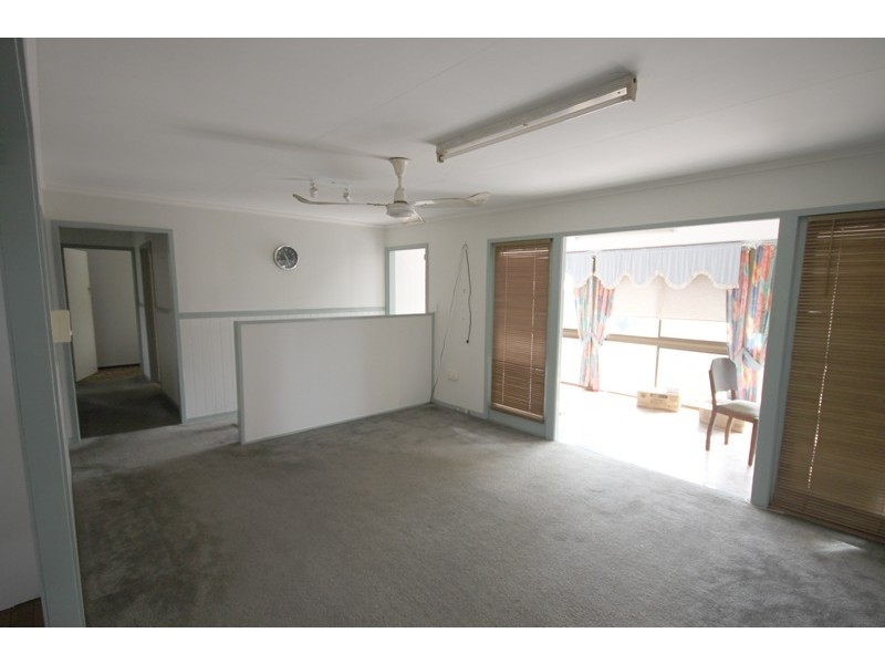 9 Enfield St, Redbank QLD 4301