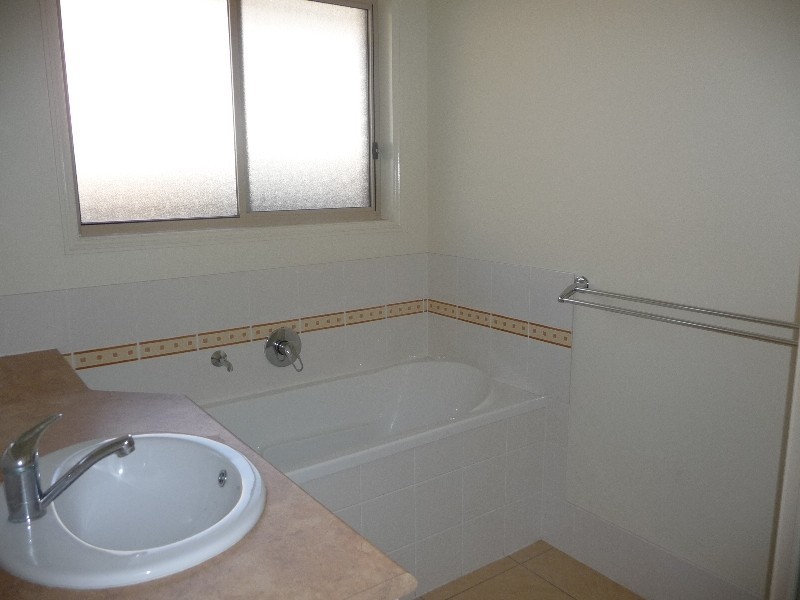 91 Collins Street, Collingwood Park QLD 4301