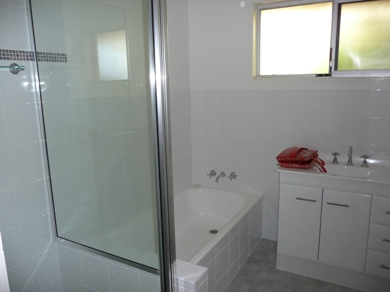 2 Irving Court, Collingwood Park QLD 4301