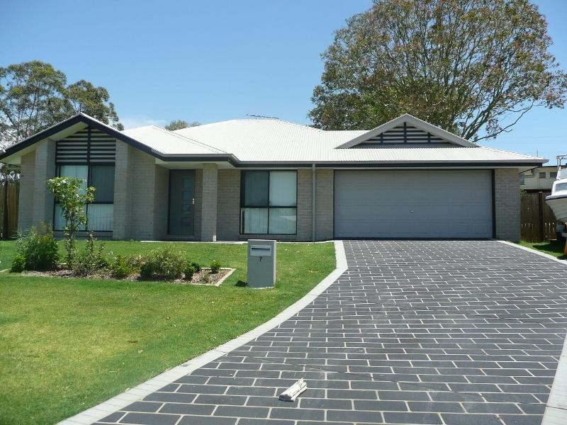 7 Delmere Court, Redbank Plains QLD 4301