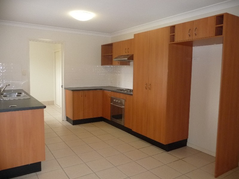 11 Cheihk Crescent, Collingwood Park QLD 4301