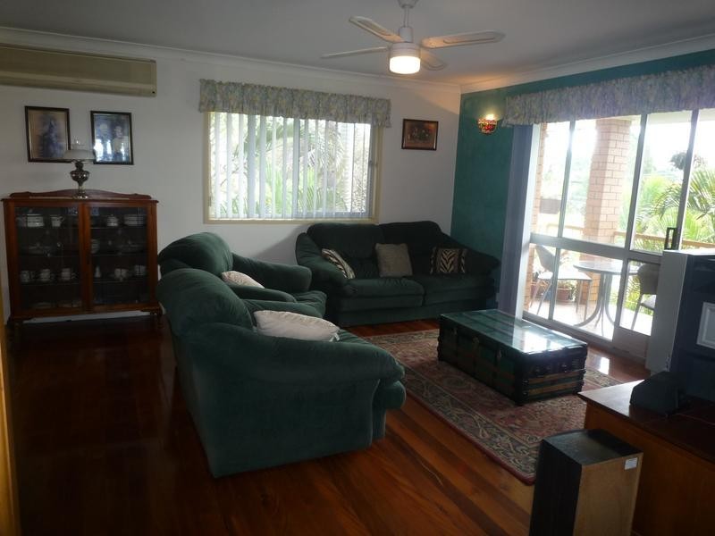 4 warren court, Collingwood Park QLD 4301