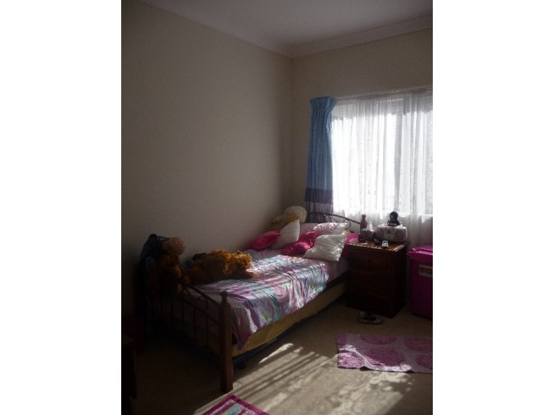 8 Beazley Street, Collingwood Park QLD 4301