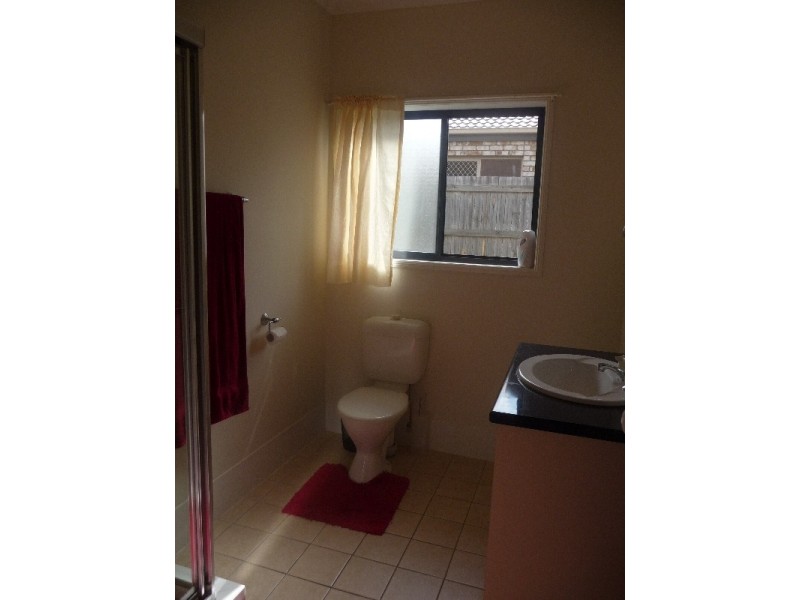 8 Beazley Street, Collingwood Park QLD 4301