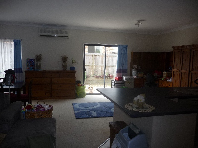 8 Beazley Street, Collingwood Park QLD 4301