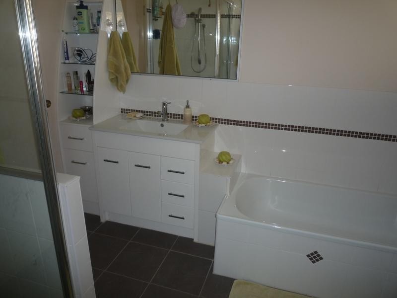 8 Paul Tully Avenue, Collingwood Park QLD 4301