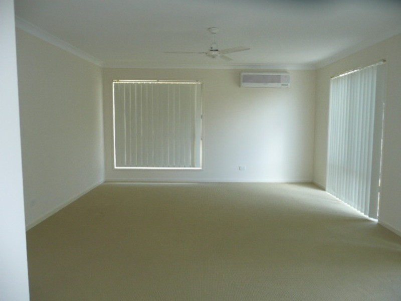1/7 Grenadier Circle, Ebbw Vale QLD 4304