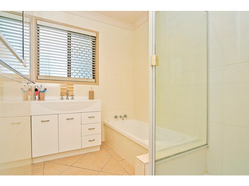 6 Duncan Street, Riverview QLD 4303