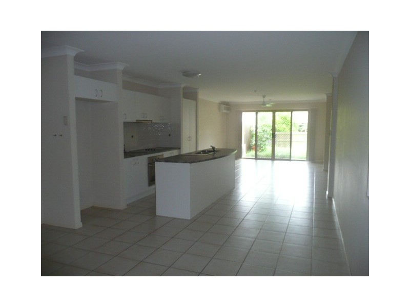 2/28 Cheihk Crescent, Collingwood Park QLD 4301