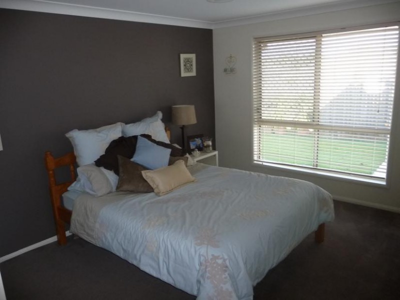 54 Cheihk Crescent, Collingwood Park QLD 4301