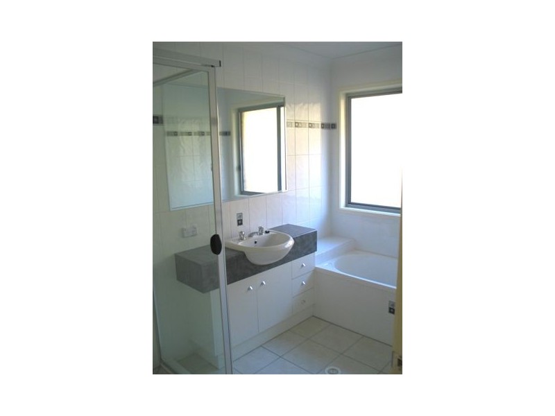 5 HAIMES COURT, Collingwood Park QLD 4301