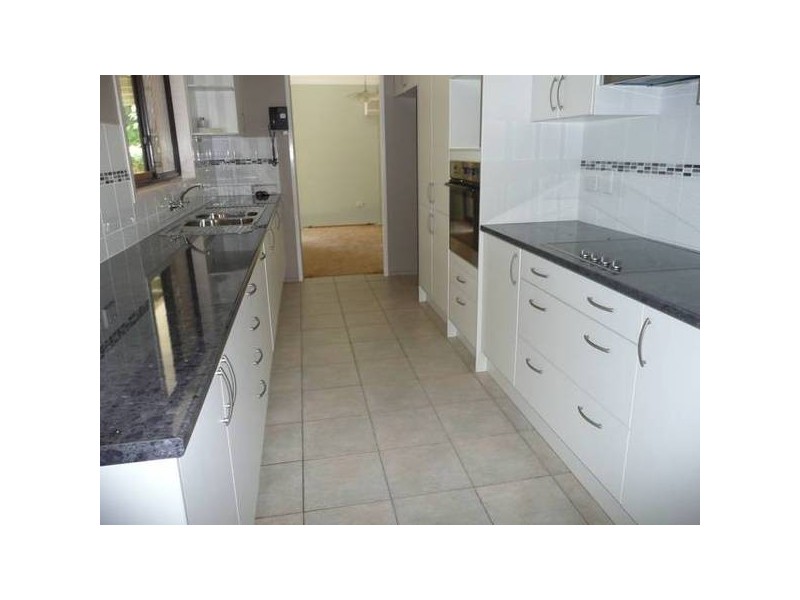 6 Reerden St, Collingwood Park QLD 4301