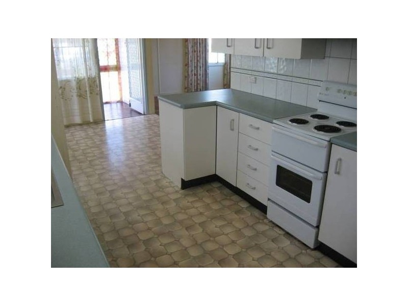 28 Price Street, Riverview QLD 4303