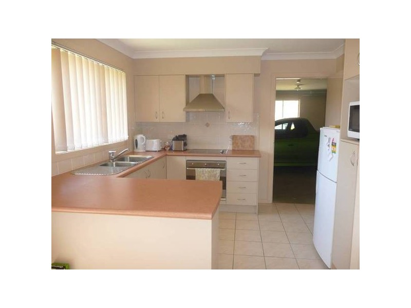 2 Connolly Crt, Collingwood Park QLD 4301