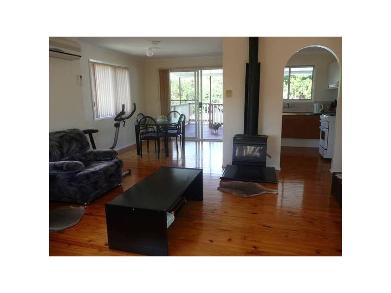 2 Toni Crt, Redbank Plains QLD 4301