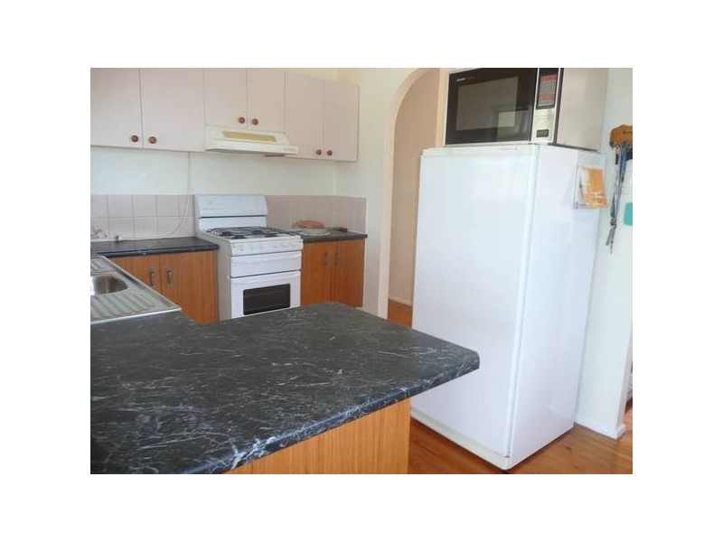 2 Toni Crt, Redbank Plains QLD 4301