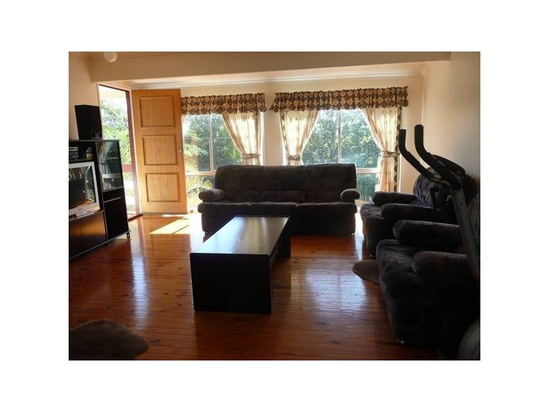 2 Toni Crt, Redbank Plains QLD 4301