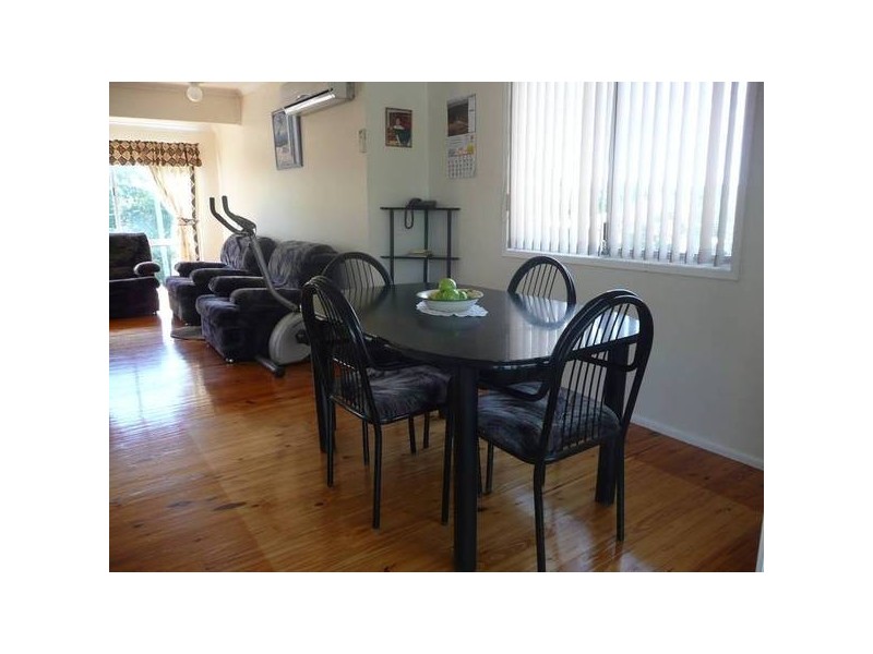 2 Toni Crt, Redbank Plains QLD 4301